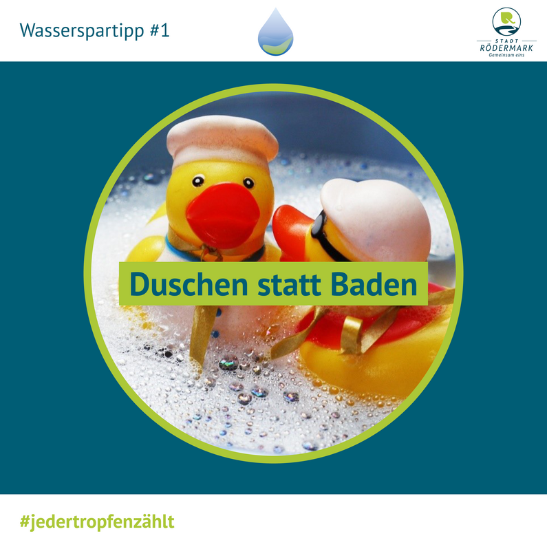 Zwei Badeenten im Schaum