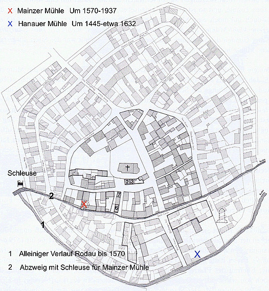Karte des Ortskerns Ober-Roden. Die Mainzer Mühle wird mit einem roten X gekennzeichnet, die Hanauer Mühle mit einem blauen X.