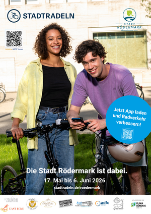 Plakat zum Stadtradeln 2026 in Rödermark mit zwei Personen über den Fahrradlenker gebeugt und mit Handy in der Hand,  das vom 17. Mai bis 6. Juni stattfindet.